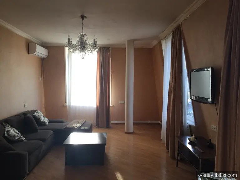 Трёхкомнатная квартира в Чугурети — 800 USD/мес | Tbilisi Homes