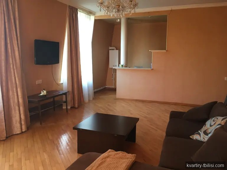 Трёхкомнатная квартира в Чугурети — 800 USD/мес | Tbilisi Homes