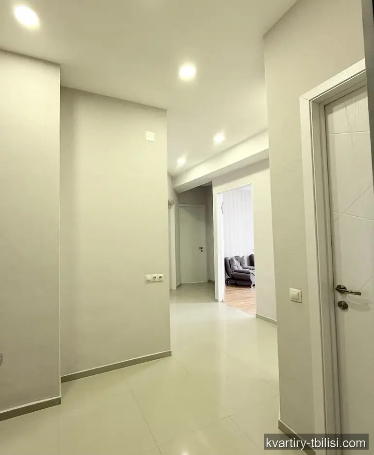 3-bedroom Apartment for rent in Chugureti, Tbilisi, 100 sqm, floor 4/11 — 1 000 USD/month | Tbilisi Homes