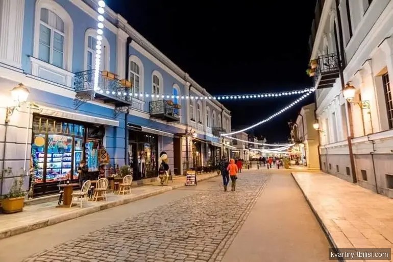 Трёхкомнатная квартира в Чугурети — 800 USD/мес | Tbilisi Homes