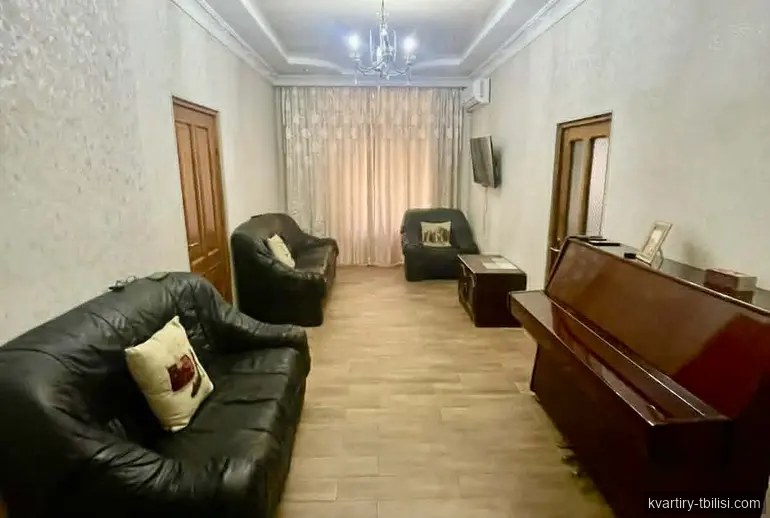 Четырёхкомнатная квартира в Чугурети — 494 USD/мес | Tbilisi Homes