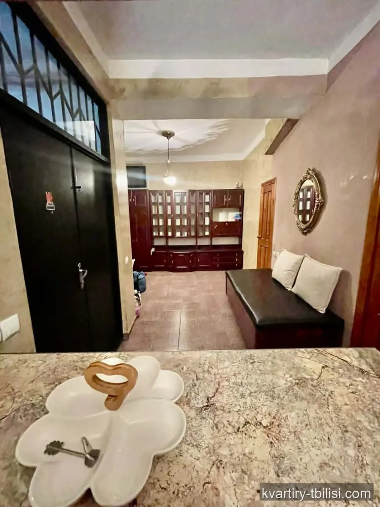 Четырёхкомнатная квартира в Чугурети — 494 USD/мес | Tbilisi Homes