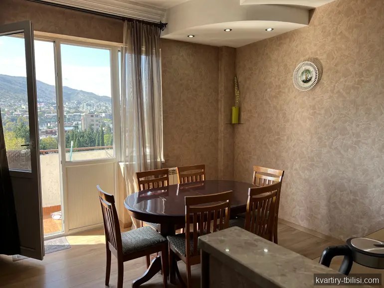 Четырёхкомнатная квартира в Чугурети — 900 USD/мес | Tbilisi Homes