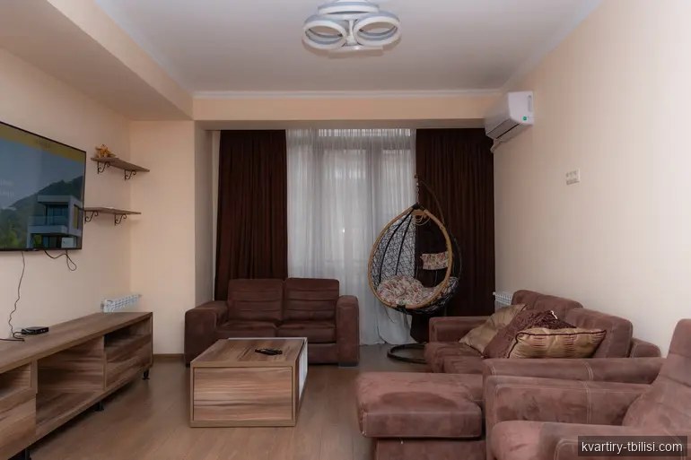 4-bedroom Apartment for rent in Chugureti, Tbilisi, 121 sqm, floor 2/4 — 1 500 USD/month | Tbilisi Homes