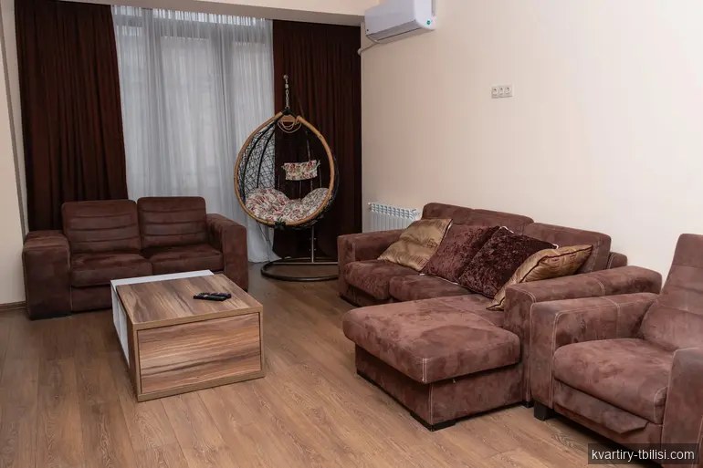 4-bedroom Apartment for rent in Chugureti, Tbilisi, 121 sqm, floor 2/4 — 1 500 USD/month | Tbilisi Homes