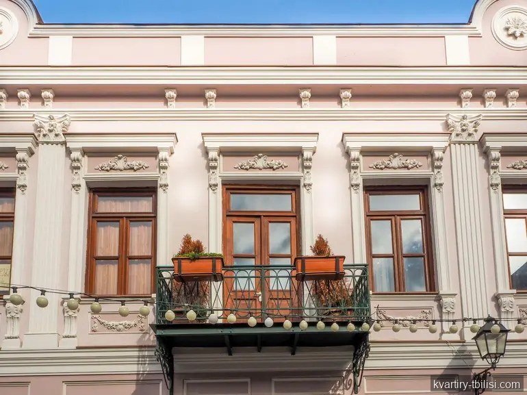 5-bedroom Apartment for rent in Chugureti, Tbilisi, 112 sqm, floor 2/2 — 1 800 USD/month | Tbilisi Homes