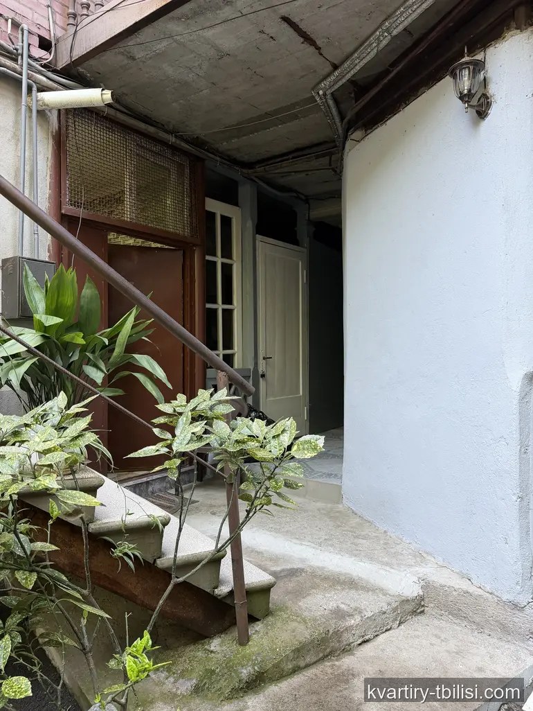 1-bedroom Apartment for rent in Mtatsminda, Tbilisi, 30 sqm, floor 1/2 — 400 USD/month | Tbilisi Homes
