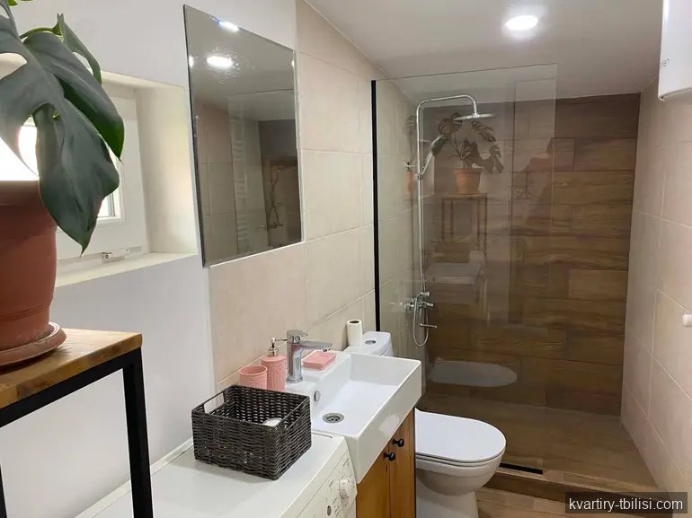 Однокомнатная квартира на Мтацминде — 450 USD/мес | Tbilisi Homes