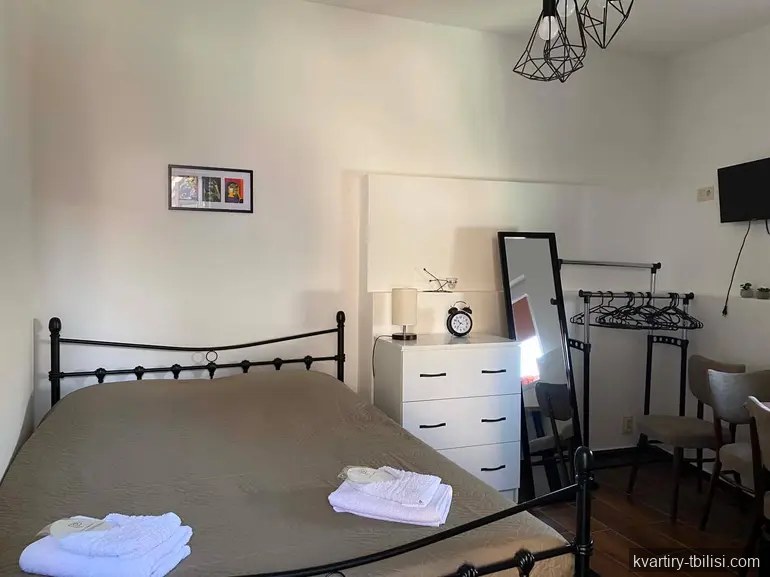 Однокомнатная квартира на Мтацминде — 450 USD/мес | Tbilisi Homes