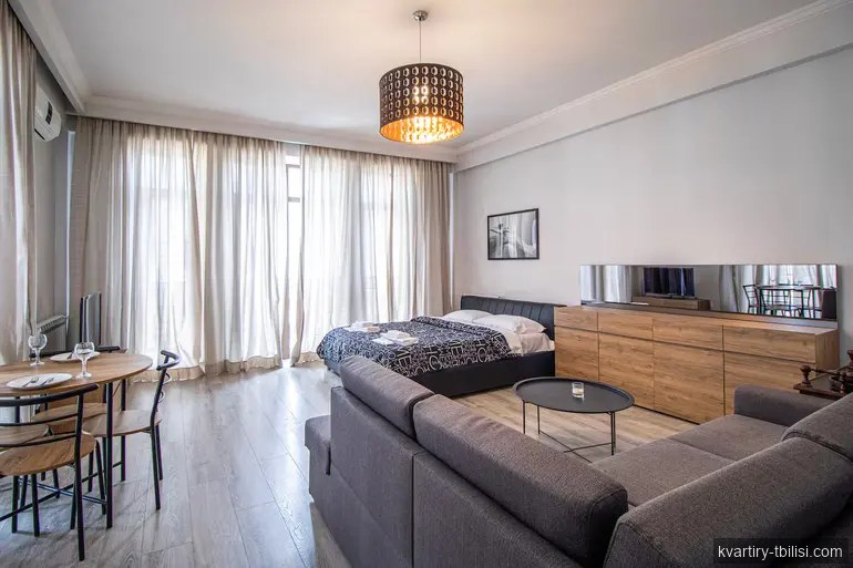 1-bedroom Apartment for rent in Mtatsminda, Tbilisi, 40 sqm, floor 9/13 — 1 600 USD/month | Tbilisi Homes