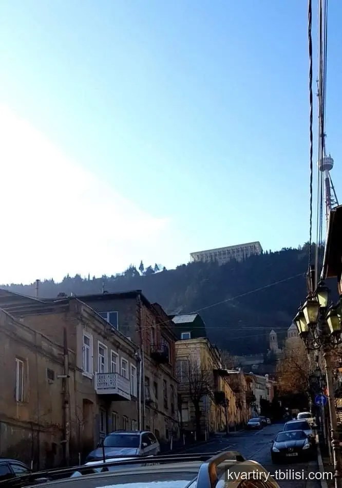 Двухкомнатная квартира на Мтацминде — 600 USD/мес | Tbilisi Homes