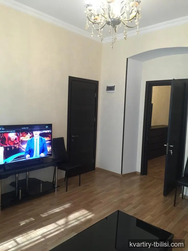Двухкомнатная квартира на Мтацминде — 600 USD/мес | Tbilisi Homes