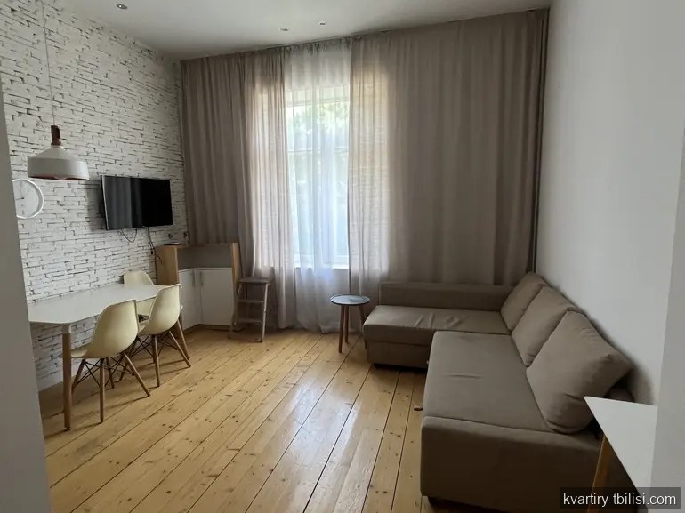 Двухкомнатная квартира на Мтацминде — 900 USD/мес | Tbilisi Homes