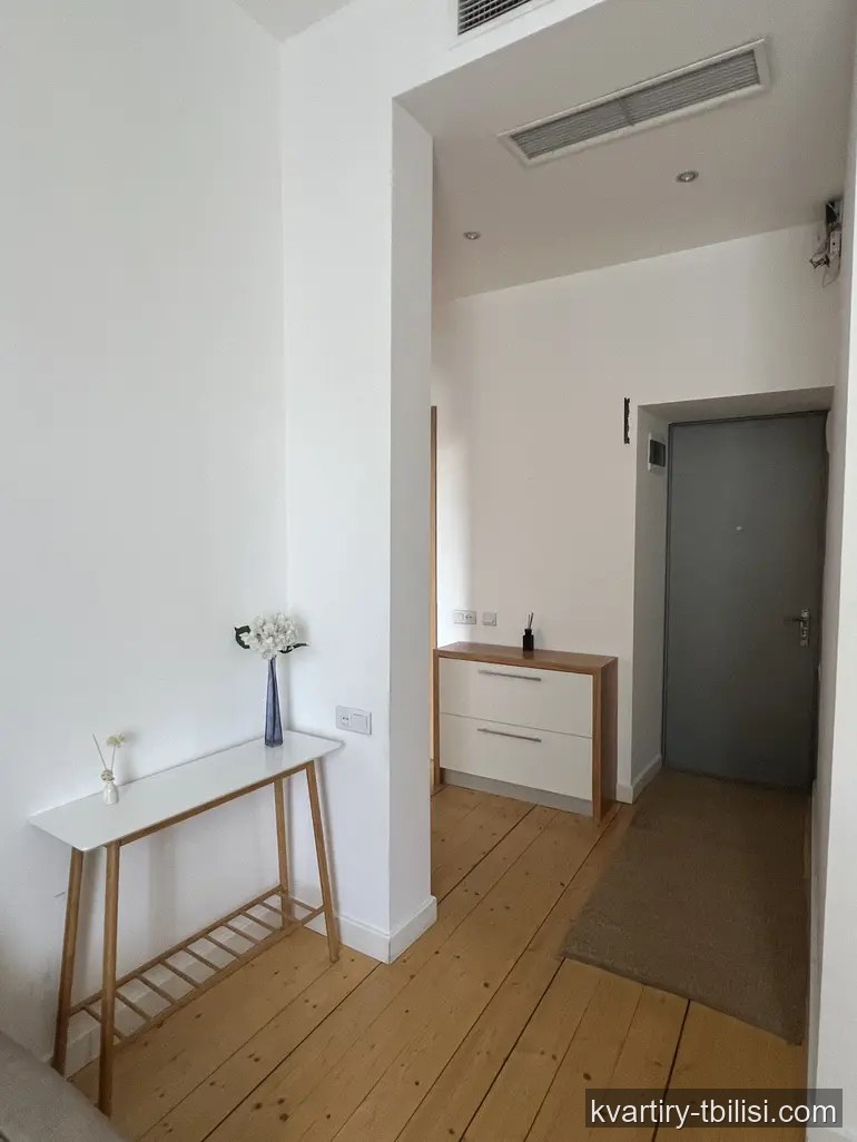 Двухкомнатная квартира на Мтацминде — 900 USD/мес | Tbilisi Homes