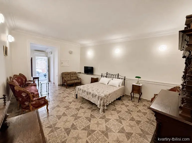 Двухкомнатная квартира на Мтацминде — 1 500 USD/мес | Tbilisi Homes