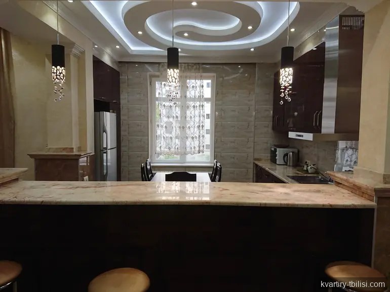 Двухкомнатная квартира на Мтацминде — 800 USD/мес | Tbilisi Homes