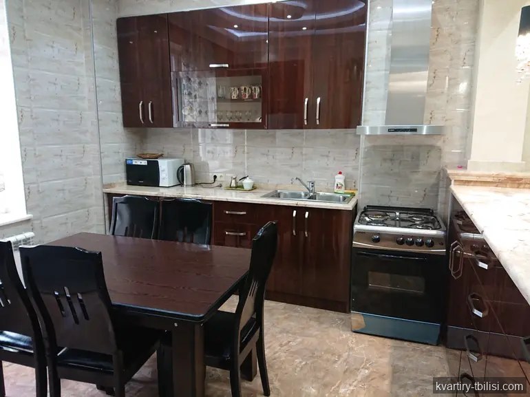 Двухкомнатная квартира на Мтацминде — 800 USD/мес | Tbilisi Homes