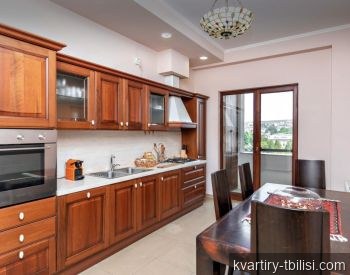 2-bedroom Apartment for rent in Mtatsminda, Tbilisi, 99.2 sqm, floor 1/5 — 1 600 USD/month | Tbilisi Homes