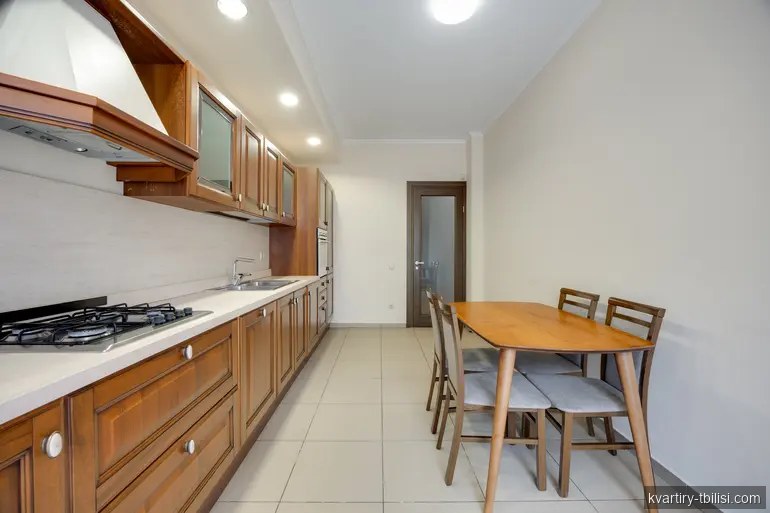 2-bedroom Apartment for rent in Mtatsminda, Tbilisi, 98.7 sqm, floor 2/6 — 1 300 USD/month | Tbilisi Homes