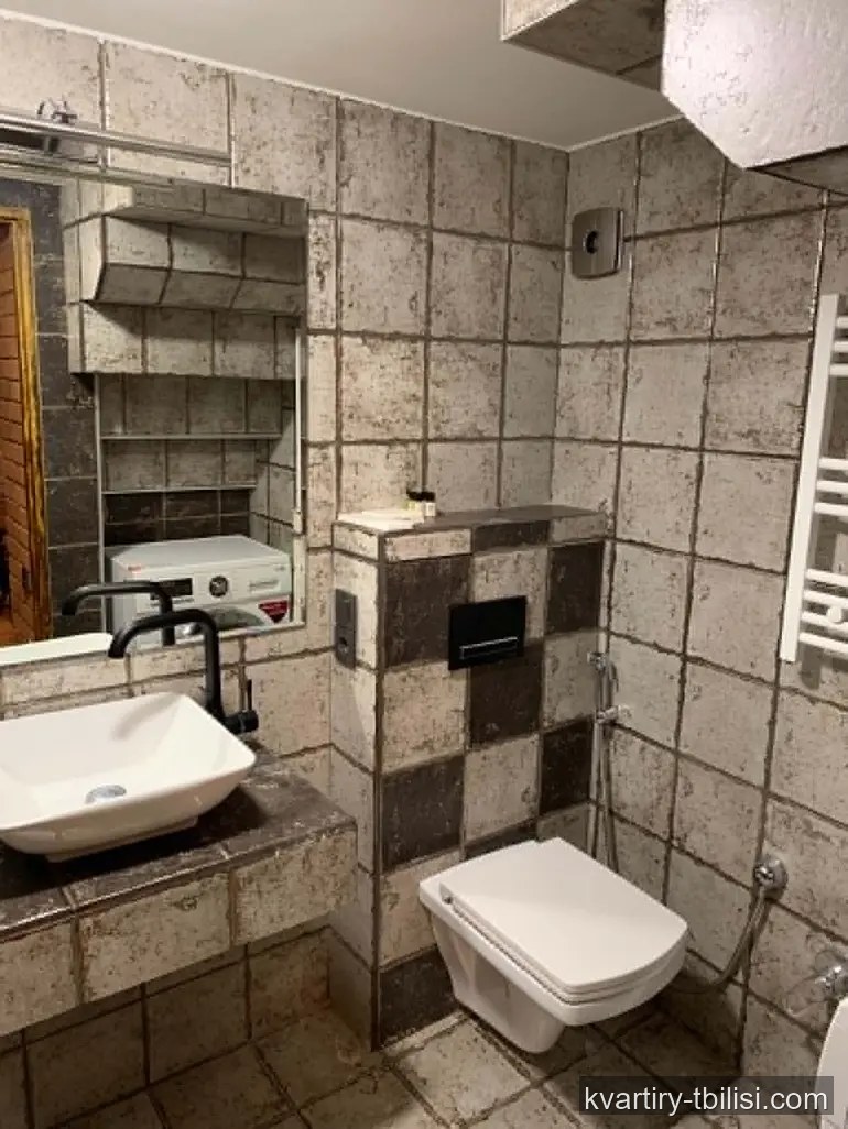 2-bedroom Apartment for rent in Mtatsminda, Tbilisi, 85 sqm, floor 3/3 — 1 200 USD/month | Tbilisi Homes