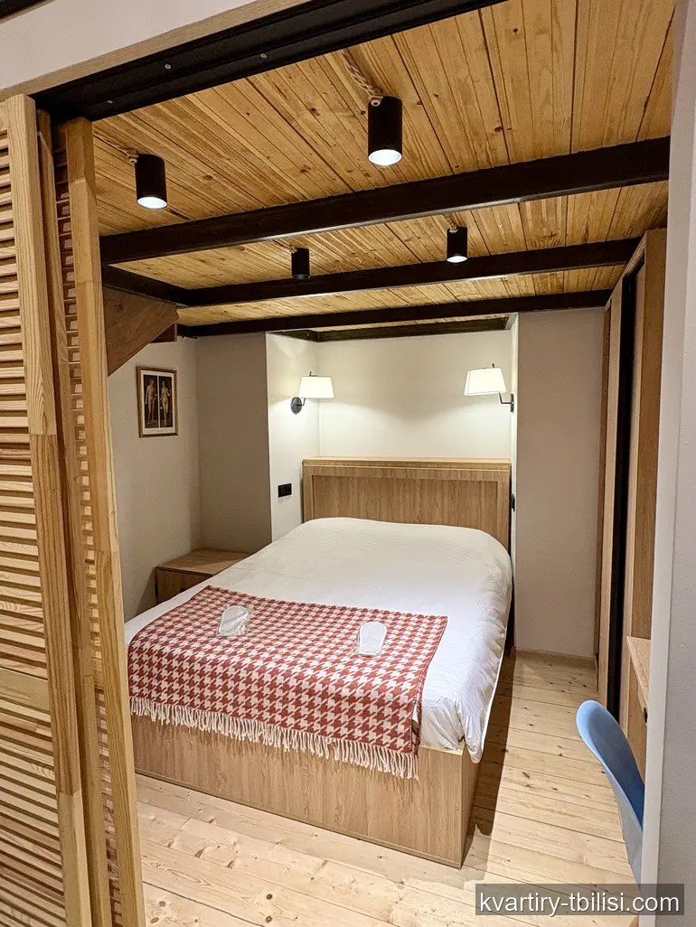Двухкомнатная квартира на Мтацминде — 950 USD/мес | Tbilisi Homes