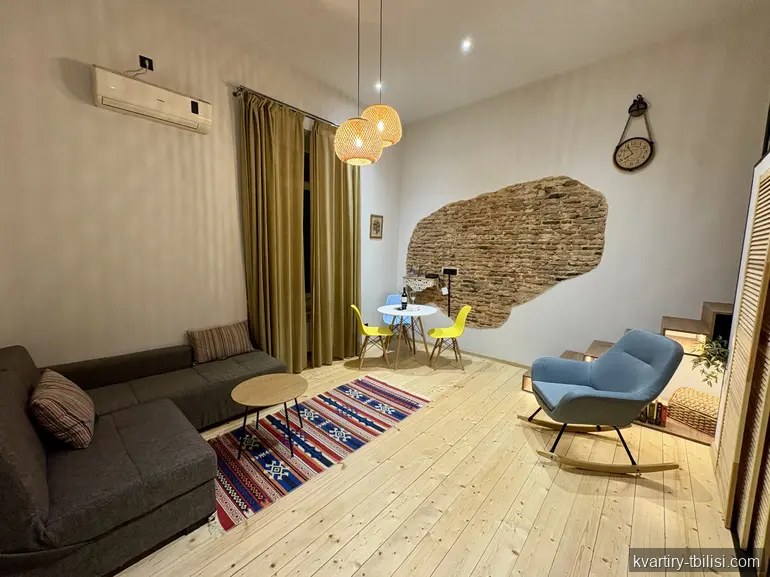 Двухкомнатная квартира на Мтацминде — 950 USD/мес | Tbilisi Homes