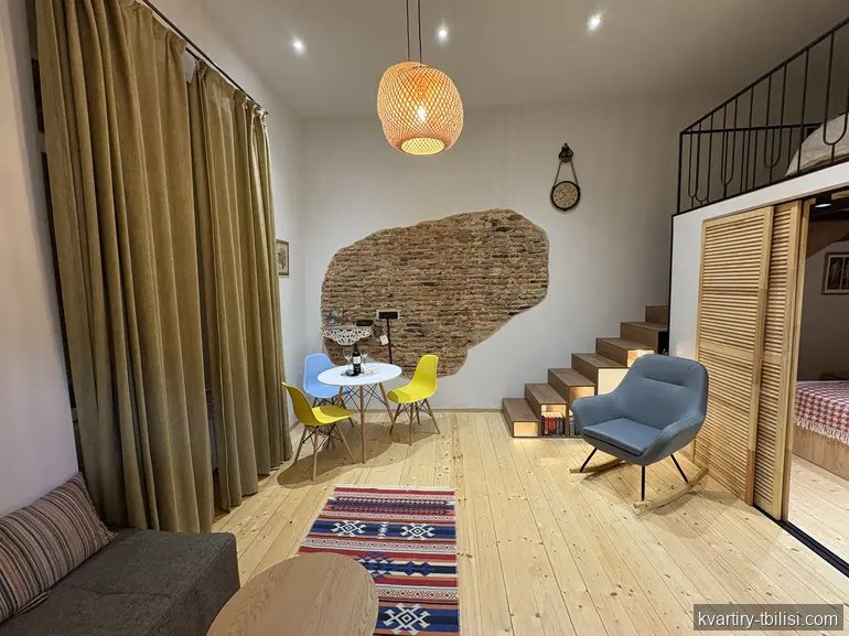 Двухкомнатная квартира на Мтацминде — 950 USD/мес | Tbilisi Homes