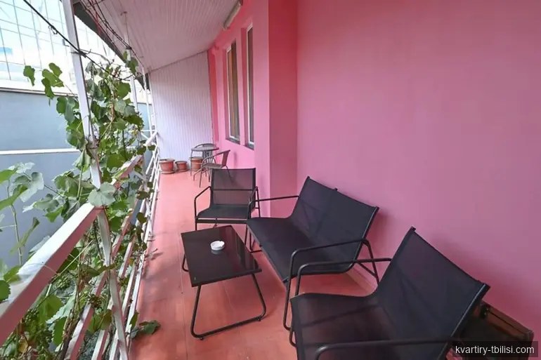 Трёхкомнатная квартира на Мтацминде — 1 100 USD/мес | Tbilisi Homes
