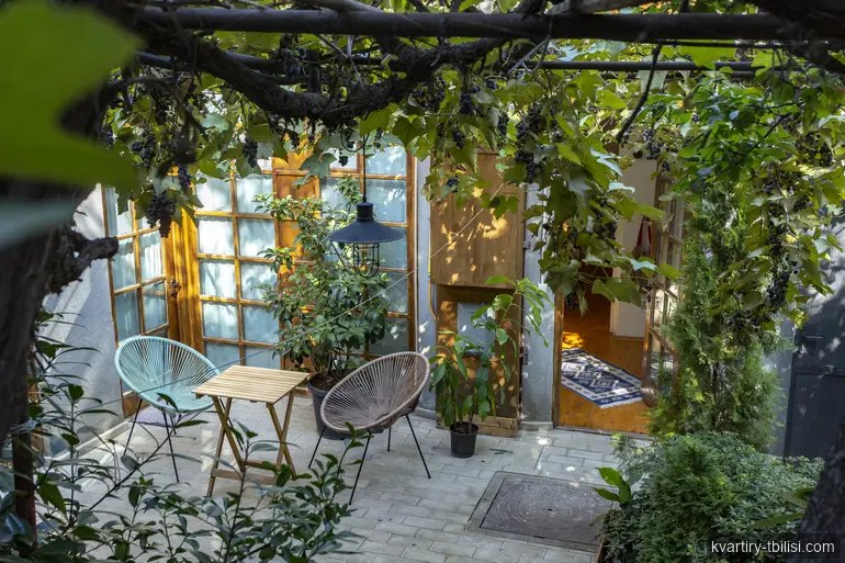 Трёхкомнатная квартира на Мтацминде — 1 400 USD/мес | Tbilisi Homes