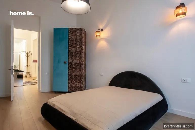 Трёхкомнатная квартира на Мтацминде — 1 600 USD/мес | Tbilisi Homes