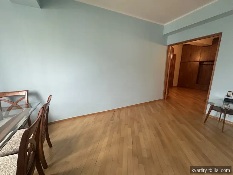Трёхкомнатная квартира на Мтацминде — 1 000 USD/мес | Tbilisi Homes
