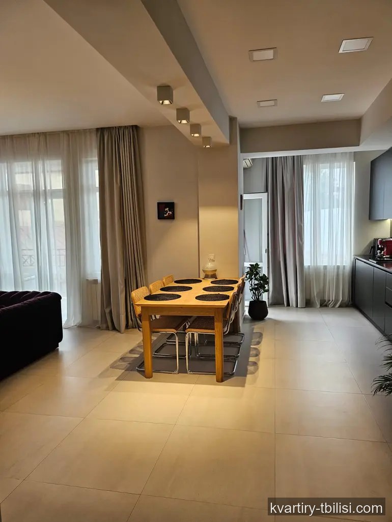 Трёхкомнатная квартира на Мтацминде — 1 800 USD/мес | Tbilisi Homes