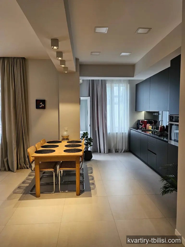 Трёхкомнатная квартира на Мтацминде — 1 800 USD/мес | Tbilisi Homes