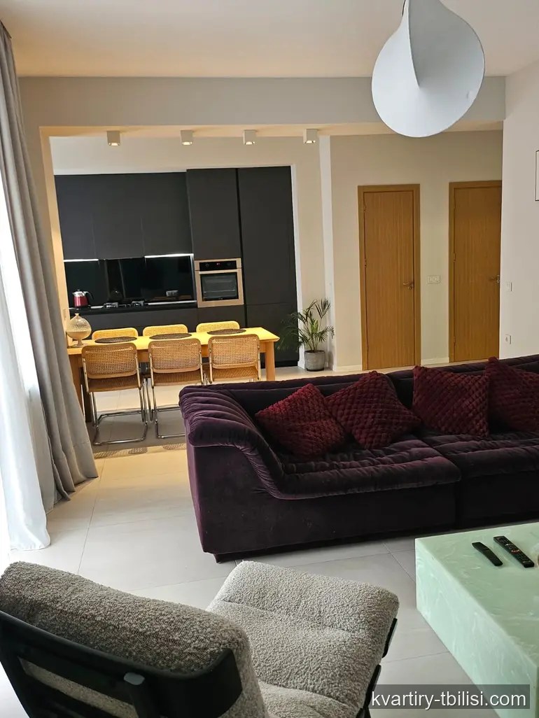 Трёхкомнатная квартира на Мтацминде — 1 800 USD/мес | Tbilisi Homes