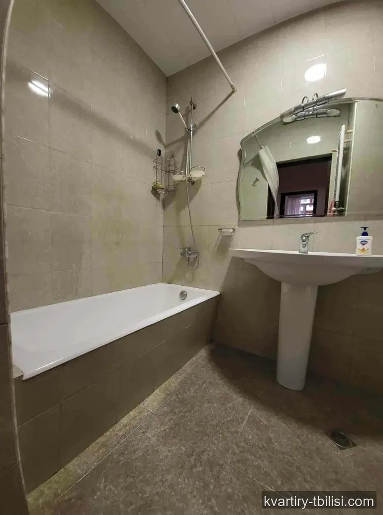 3-bedroom Apartment for rent in Mtatsminda, Tbilisi, 95 sqm, floor 3/5 — 900 USD/month | Tbilisi Homes