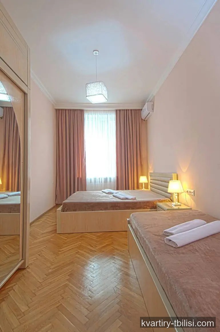 Трёхкомнатная квартира на Мтацминде — 1 100 USD/мес | Tbilisi Homes