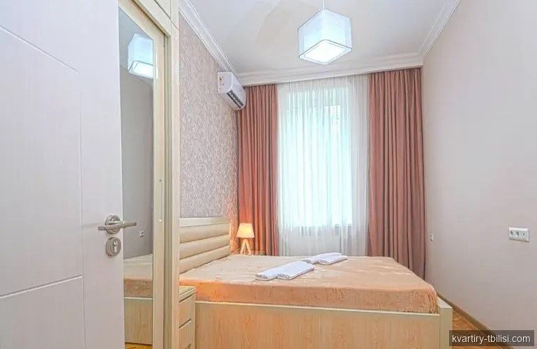 Трёхкомнатная квартира на Мтацминде — 1 100 USD/мес | Tbilisi Homes