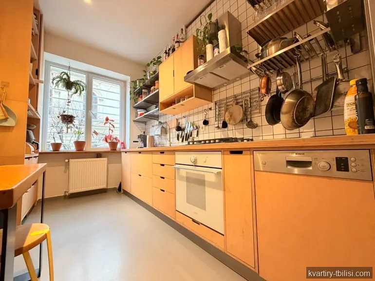 3-bedroom Apartment for rent in Mtatsminda, Tbilisi, 90 sqm, floor 2/8 — 1 500 USD/month | Tbilisi Homes