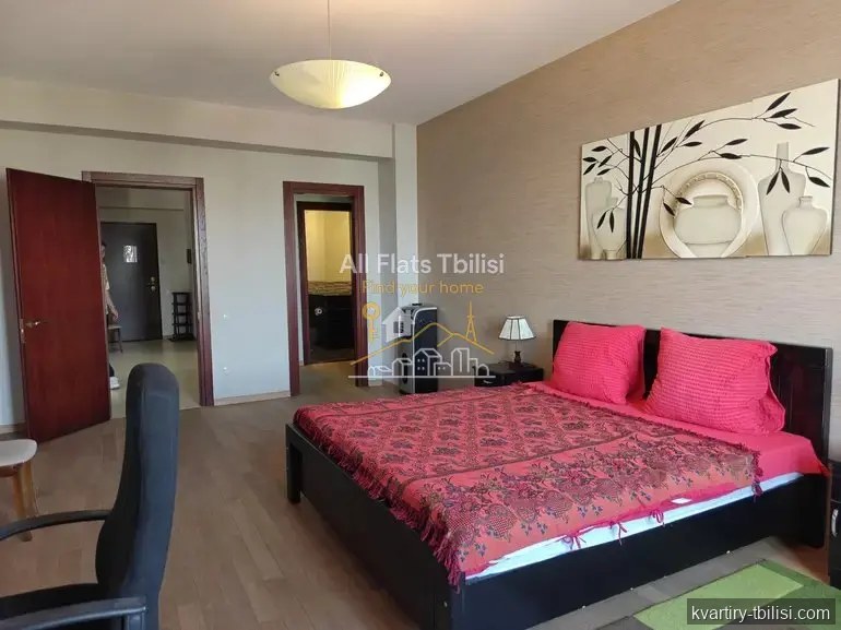 Четырёхкомнатная квартира на Мтацминде — 2 200 USD/мес | Tbilisi Homes