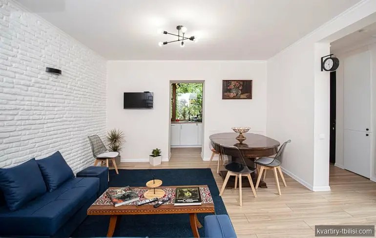 Четырёхкомнатная квартира на Мтацминде — 1 200 USD/мес | Tbilisi Homes