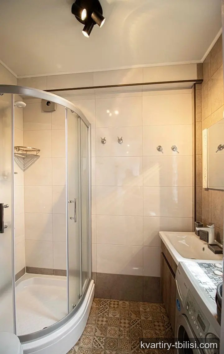 Четырёхкомнатная квартира на Мтацминде — 1 200 USD/мес | Tbilisi Homes