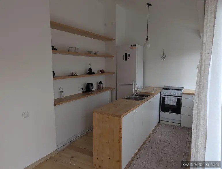 Четырёхкомнатная квартира на Мтацминде — 1 800 USD/мес | Tbilisi Homes