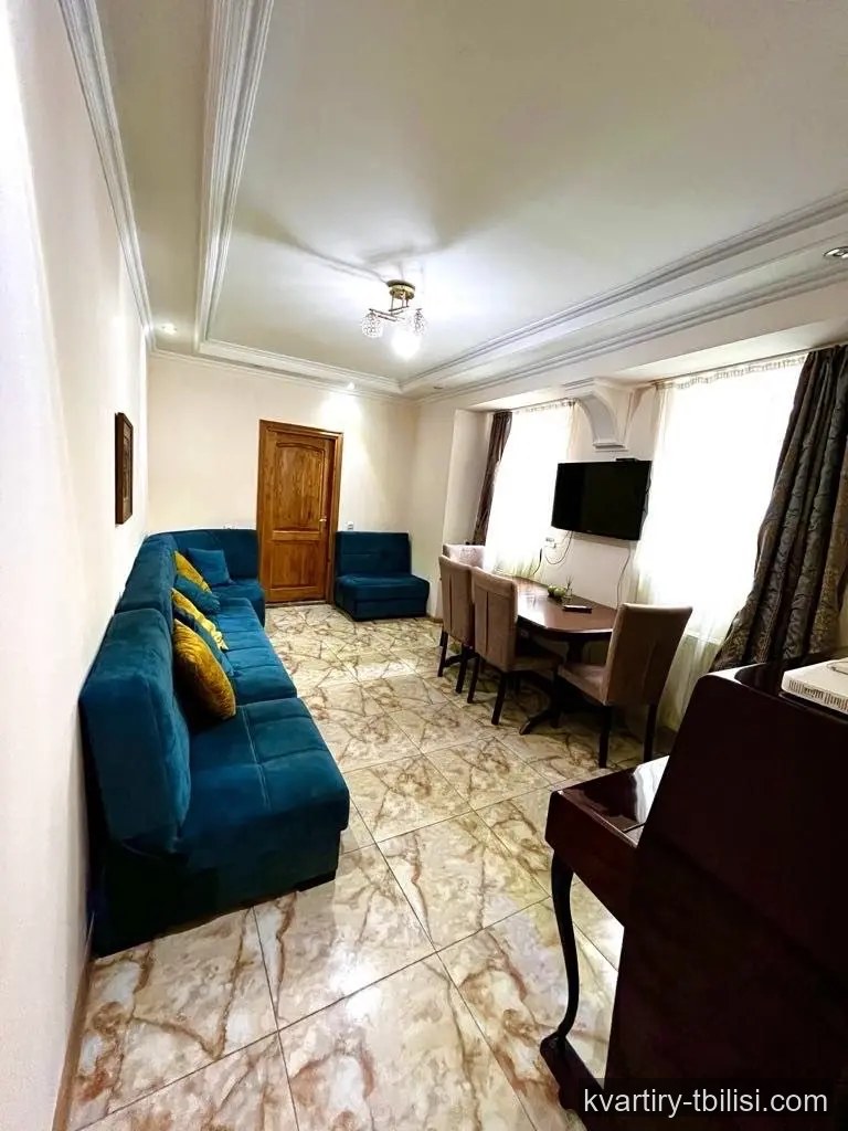 Четырёхкомнатная квартира на Мтацминде — 700 USD/мес | Tbilisi Homes
