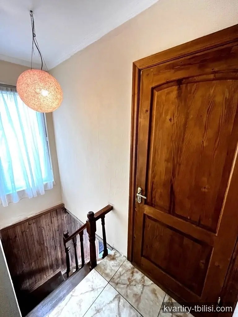 Четырёхкомнатная квартира на Мтацминде — 700 USD/мес | Tbilisi Homes