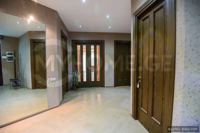 5-комнатная квартира на Мтацминде — 3 000 USD/мес | Tbilisi Homes