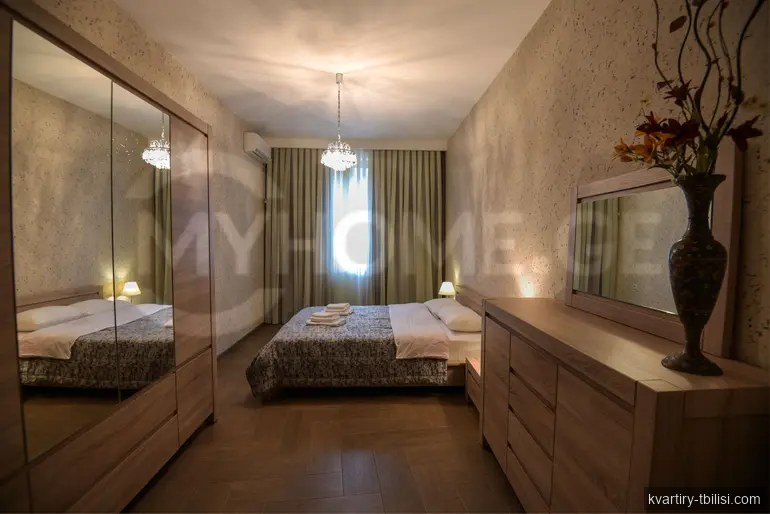 5-комнатная квартира на Мтацминде — 2 700 USD/мес | Tbilisi Homes