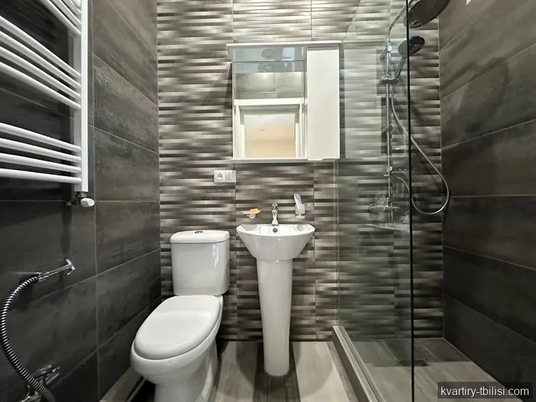 7-комнатная квартира на Мтацминде — 1 500 USD/мес | Tbilisi Homes