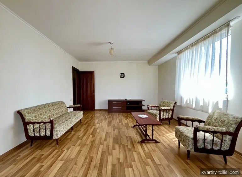 Трёхкомнатная квартира на Нутсубидзе — 900 USD/мес | Tbilisi Homes