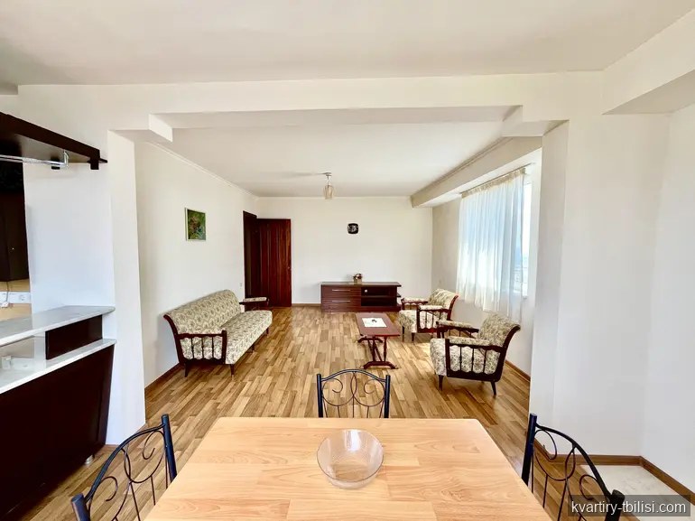 Трёхкомнатная квартира на Нутсубидзе — 850 USD/мес | Tbilisi Homes
