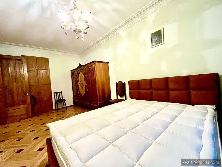 Четырёхкомнатная квартира на Нутсубидзе — 700 USD/мес | Tbilisi Homes